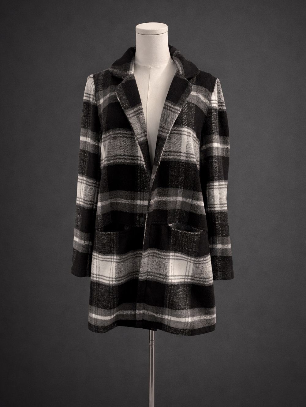 Ardene Women's Plaid Open-Front Coatigan - Black & Gray
